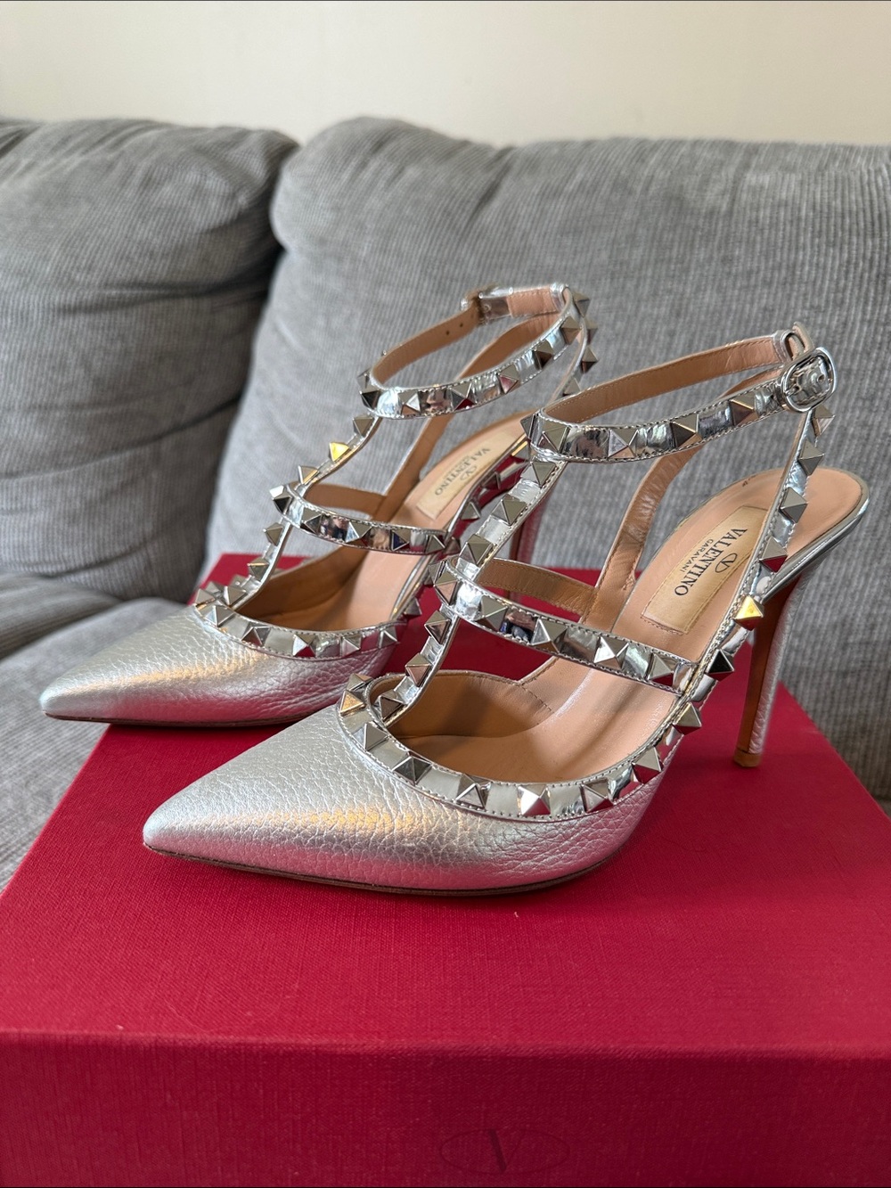 Valentino Garavani Rockstud Silver Metallic Pointed Toe Pumps Heels